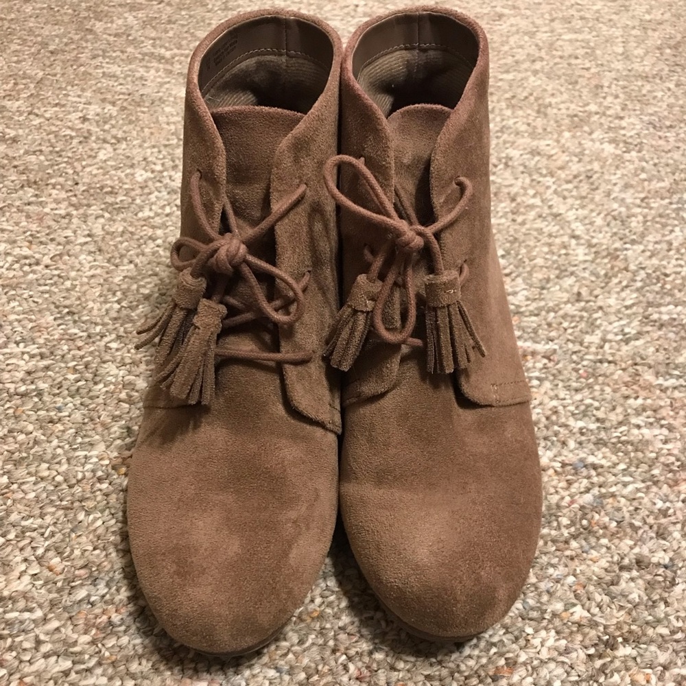 Dr. Scholl’s Dakota Wedge Ankle Boot